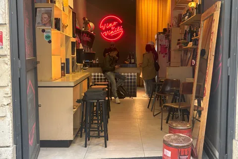 Roma: Experiência de Vinho e Vinil Vintage