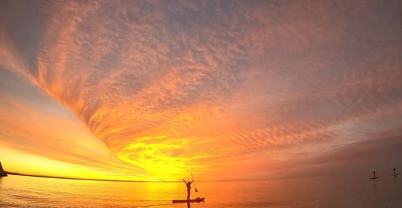 Excursión SUP Cuevas y Grutas de Lagos al Amanecer, Ponta da Piedade