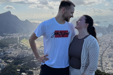 Two Brothers Hill (Morro Dois Irmaos) Hike + Snack with Cria Guide Hiking tour on Two Brothers Hill (Morro Dois Irmãos) + breakfast with local guide