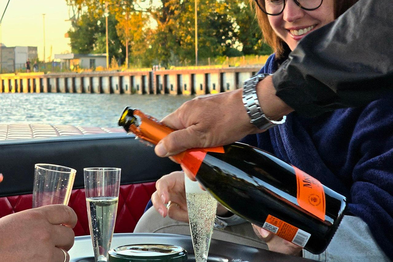 Gdańsk: Eko Rejs po Motławie o zachodzie słońca z Prosecco