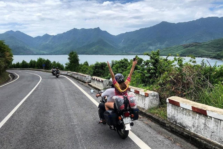 Hue do Hoi An motocyklem przez przełęcz Hai Van (lub odwrotnie)Z Da Nang lub Hoi An do Hue (w 1 stronę)