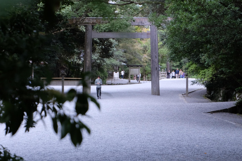 A trip to visit Ise Grand Shrine and experience Ama culture