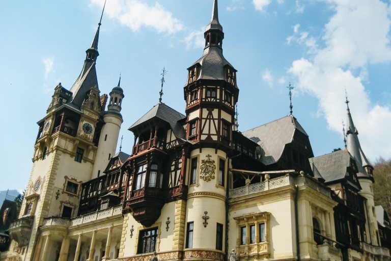 Desde Bucarest: excursión al castillo de Drácula y PelesTour privado