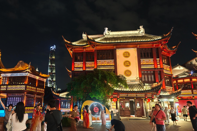 Shanghai Night Tour: Old Town, Local Dinner & Rooftop Bar