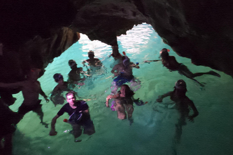 Jávea: Kayak Tour from Granadella Beach to the sea caves