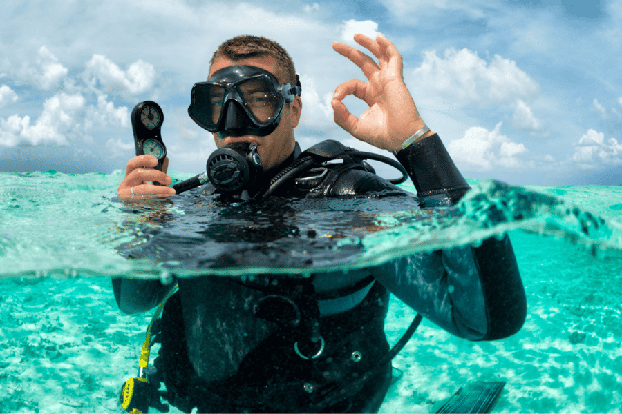 Entdecken Sie das Tauchen in Dubai. Foto: GetYourGuide Entdecken Sie das Tauchen in Dubai. Foto: GetYourGuide