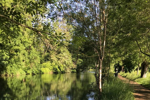 Guided bike tours of the Marais Poitevin, the premier marshland on the west coast. Guided bike tours in the Marais Poitevin, the 1st marsh on the west coast.
