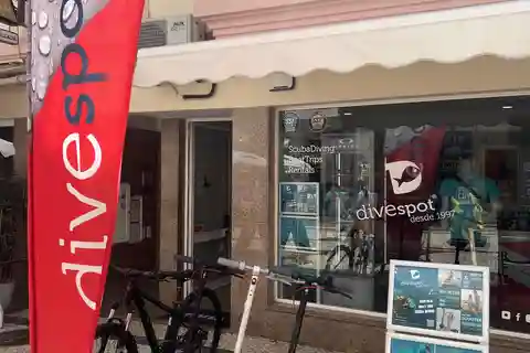 Armação de Pêra en scooter électrique