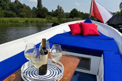 Utrecht: Private Electric Boat Tour with Local Skipper 3 hours long tour