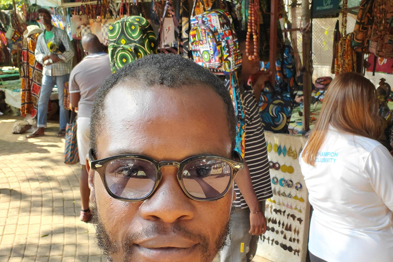 Maputo: City Tour with Seafood Lunch experience full day