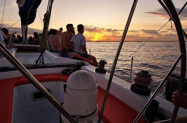 Rio de Janeiro: Guanabara Bay Sunset Sailing Tour & Drinks