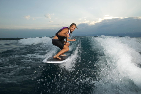 Uvita: Wakeboarding mit privatem Boot - Abenteuer mit atemberaubender Aussicht