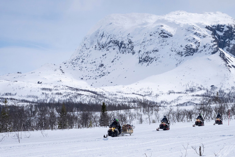 Safari in motoslitta nelle montagne dell&#039;Helgeland!Safari in motoslitta di mezza giornata