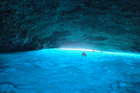 Curacao: Blue Room Cave and Turtles Boat Trip with Pizza