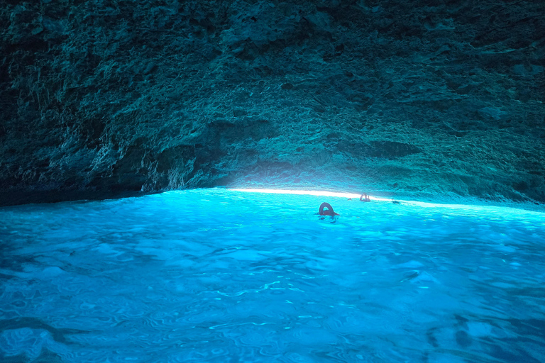 Curacao: Blue Room Cave and Turtles Boat Trip with Pizza