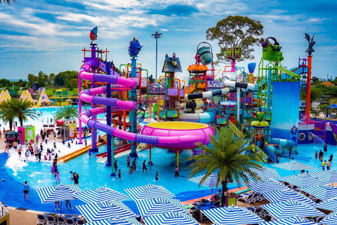 Pattaya: Columbia Pictures Aquaverse Ticket & Hotel Transfer