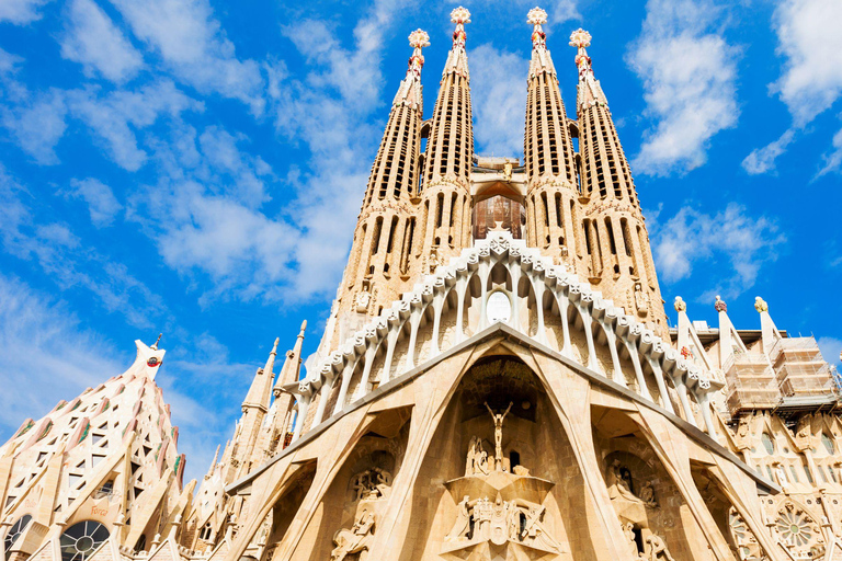 Barcelona: Guided visit to the Sagrada Familia Guided visit inside the Sagrada Familia