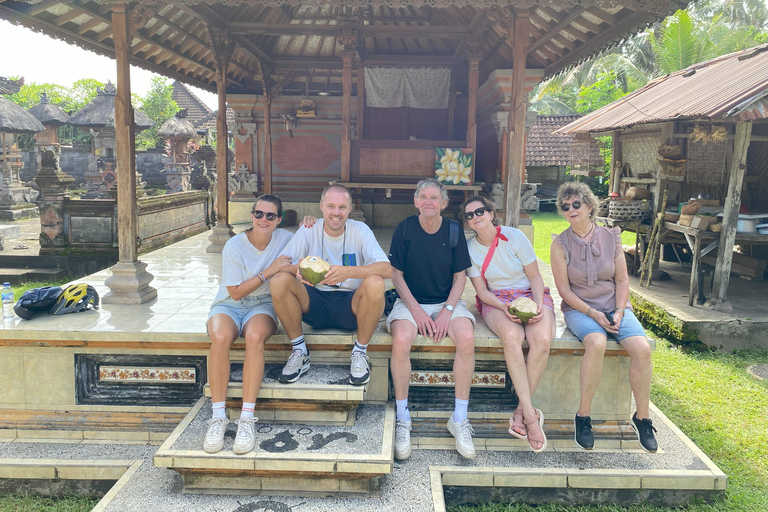 Ubud: Downhill-cykeltur med risfält, vulkan och måltidPrivat grupp