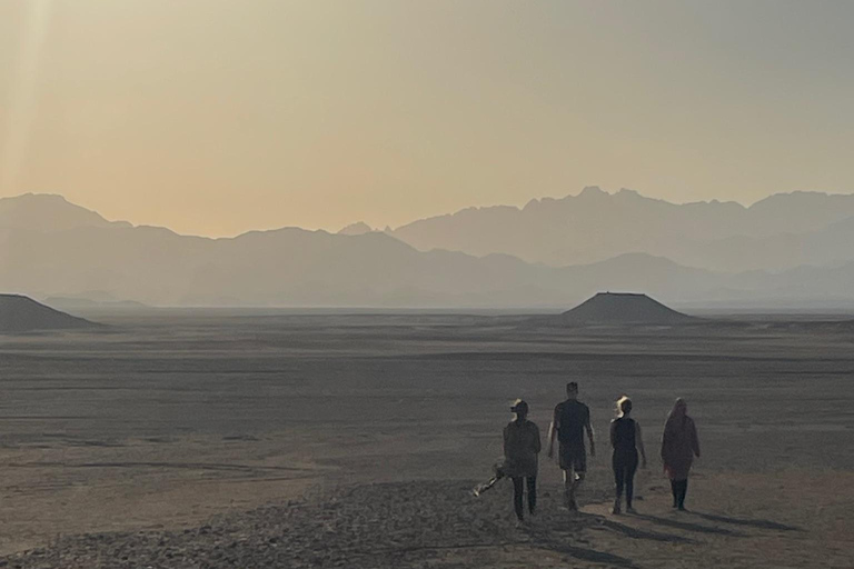 Hurghada: Hiking , dinner & stargazing Advanced hiking tour & camel ride