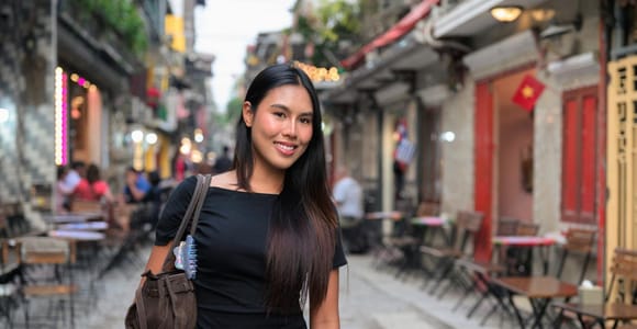 Hanoi: Train Street & Hidden Streets Private Photoshoot