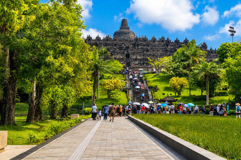 Yogyakarta: Borobudur, Prambanan & Gudeg Experience Private temple tour with hotel pickup exclude tiket