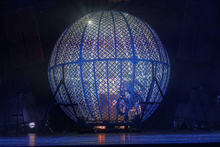 London's West End: Ticket to Cirque Berserk