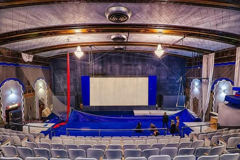Montreal: Flying Trapeze Class at Le Château de Cirque