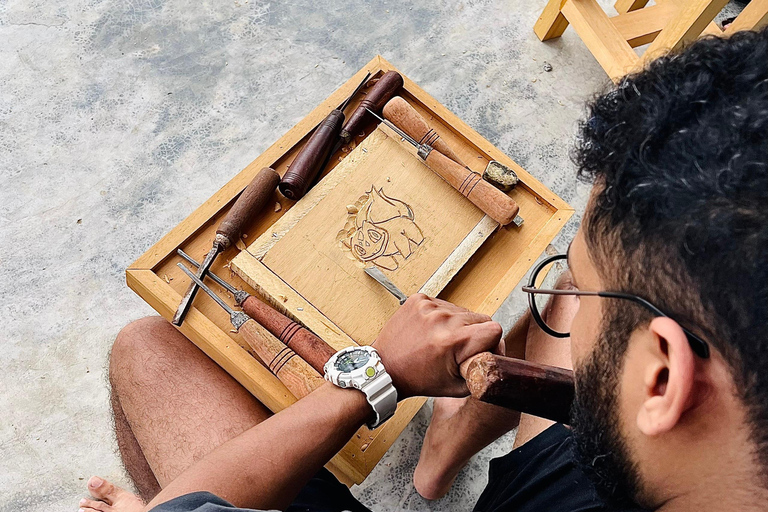 Hoi An: Clase de 3 horas de talla en madera con un artista local