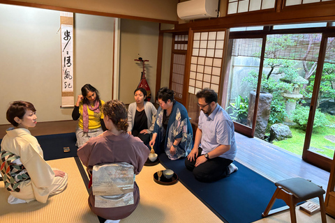 Kyoto: Casual Tea Ceremony in 100 year old Kyoto house Nederlands: Casual Tea Ceremony in 100 year old Kyoto house