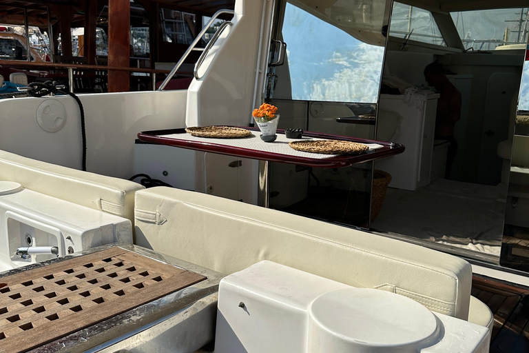 Bodrum: Private Motoryacht Tour with swimming stops & lunch