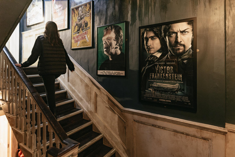 Baño: entrada a la casa de Frankenstein de Mary Shelley