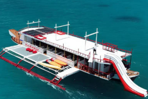 Boracay: Red Wave Island Hopping Tour with Water Activities