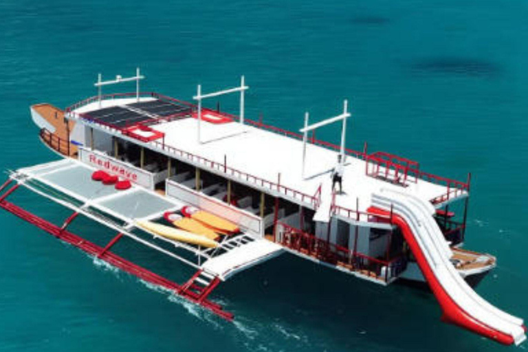 Boracay: Red Wave Island Hopping Tour with Water Activities