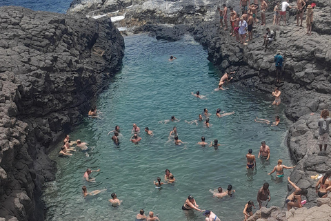 Passeio pela ilha em 4 * 4 ou mini-autocarros.