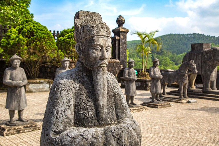 Vanuit Hoi An: Tour door de keizerlijke stad Hue en Hai Van Pass, graftombesHoi An/DaNang naar Hue voor 1 dag per privétour