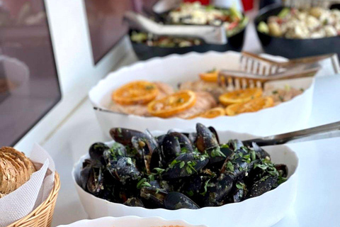 Hersonissos: Luxury Catamaran Cruise to Dia - Lunch & Drinks Catamaran Trip to Dia with Transfer from Hersonissos & Malia