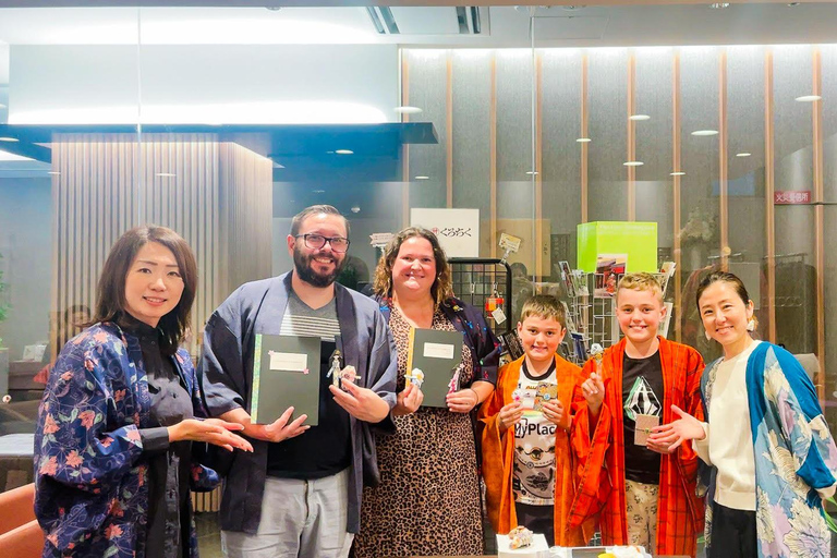 Kioto: warsztaty tworzenia japońskich akcesoriów do włosów i broszek