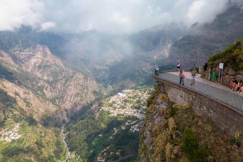 Do Funchal - Nun's Valley Tuk Tuk Tour (2h30) Do Funchal - Nun's Valley Tuk Tuk Tour