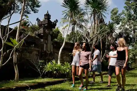De Ubud: caminhada tropical de 3 horas e excursão pela vila de Taro