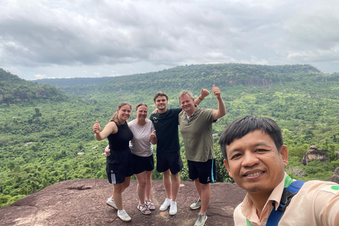 Aventure privée à Banteay Srei et aux chutes d&#039;eau de Phnom KulenVisite privée : Chute d&#039;eau de Kulen et temple de Banteay Srei