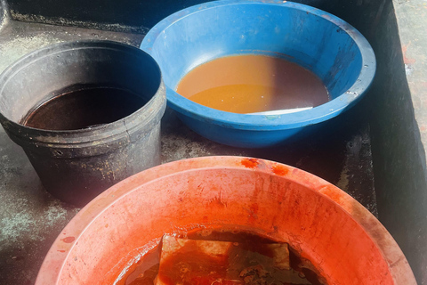 Giriulla: Batik Factory Tour with Ceylon Tea and Sweets