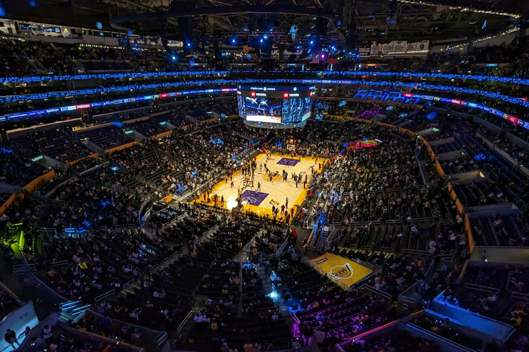 Los Angeles: Los Angeles Lakers Basketball Game Ticket Lower Sideline