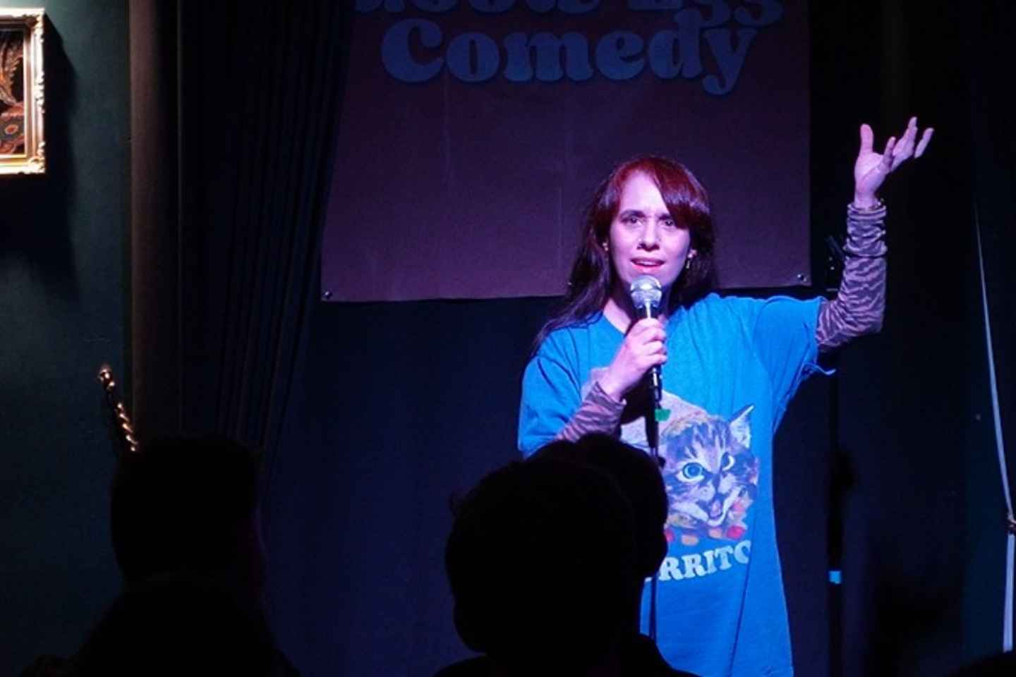 爱丁堡：老城区鸡尾酒吧的苏格兰喜剧之夜