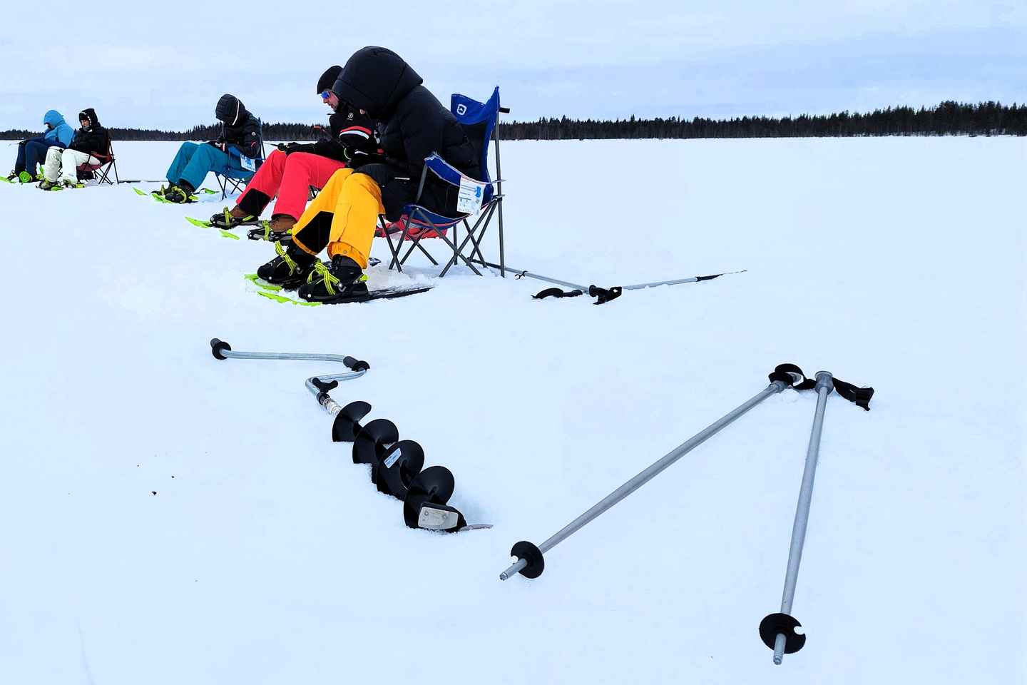 Eisangeln-Abenteuer in Levi mit Lachssuppe