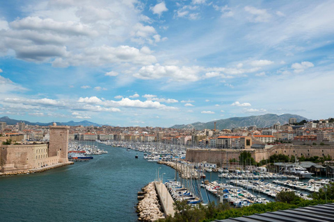 L&#039;esprit de fête à Marseille : Une visite à pied de Noël