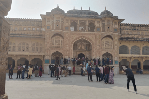 From Delhi: 2 Days Jaipur Sightseeing Tour By Car