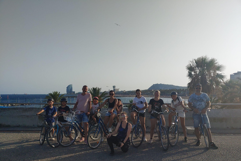 Barcelona Tours Co - Tour in bicicletta di GaudíBarcelona Tours Co - Tour in bici alla scoperta di Gaudí