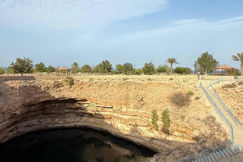 Wadi Shab Hike, Fins Beach Swim & Bimmah Sinkhole Tour