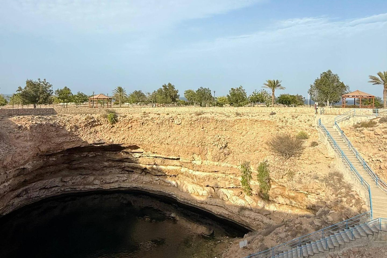 Wadi Shab Hike, Fins Beach Swim & Bimmah Sinkhole Tour