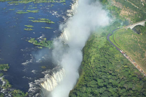 Aventura de lujo de un día en las cataratas Victoria con vuelo en helicóptero